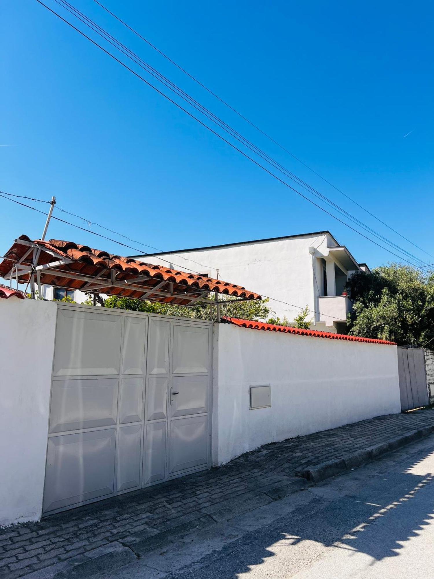 Berat Private Room In Haxhialiu Villa Dış mekan fotoğraf