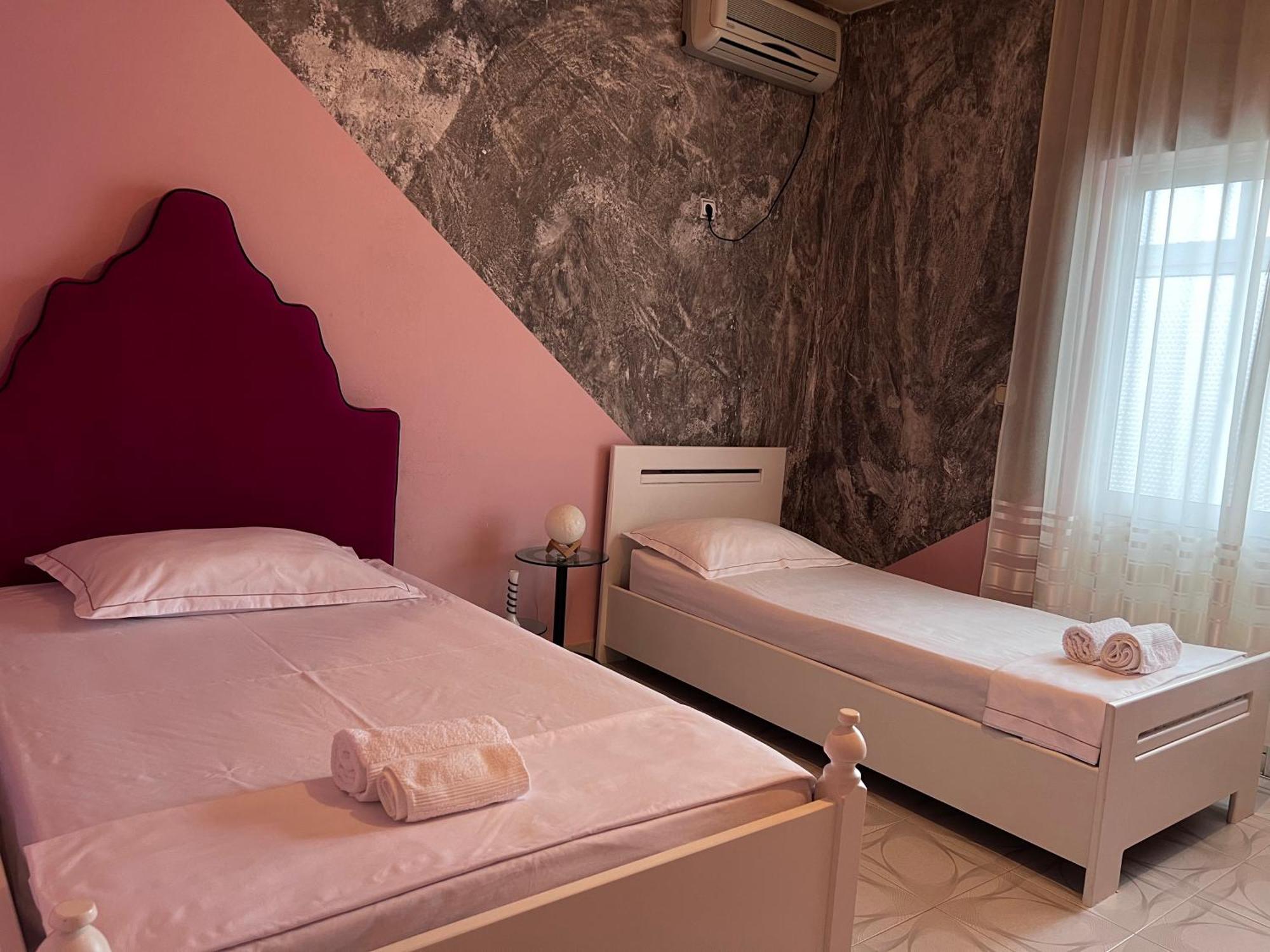 Berat Private Room In Haxhialiu Villa Dış mekan fotoğraf