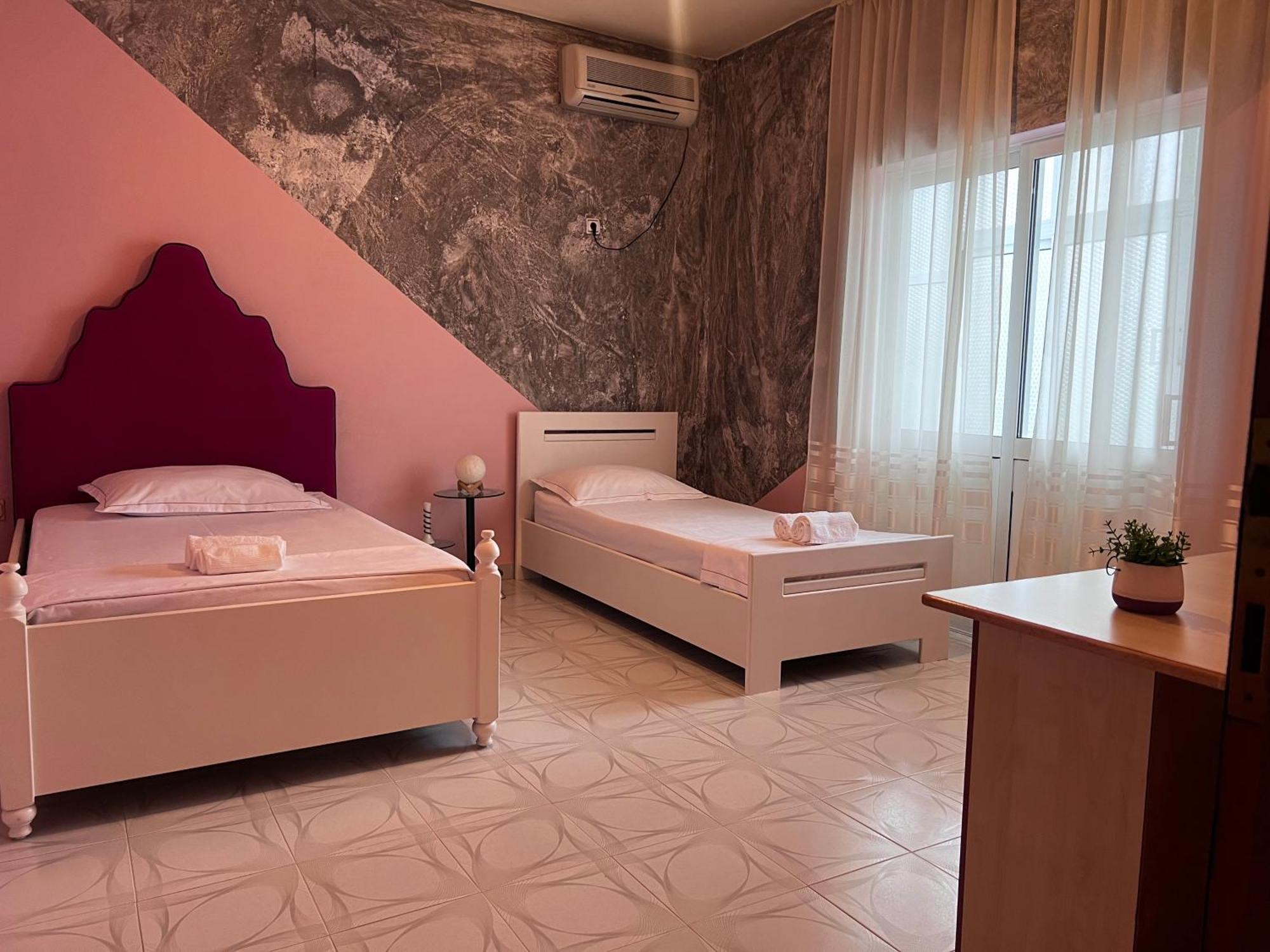 Berat Private Room In Haxhialiu Villa Dış mekan fotoğraf