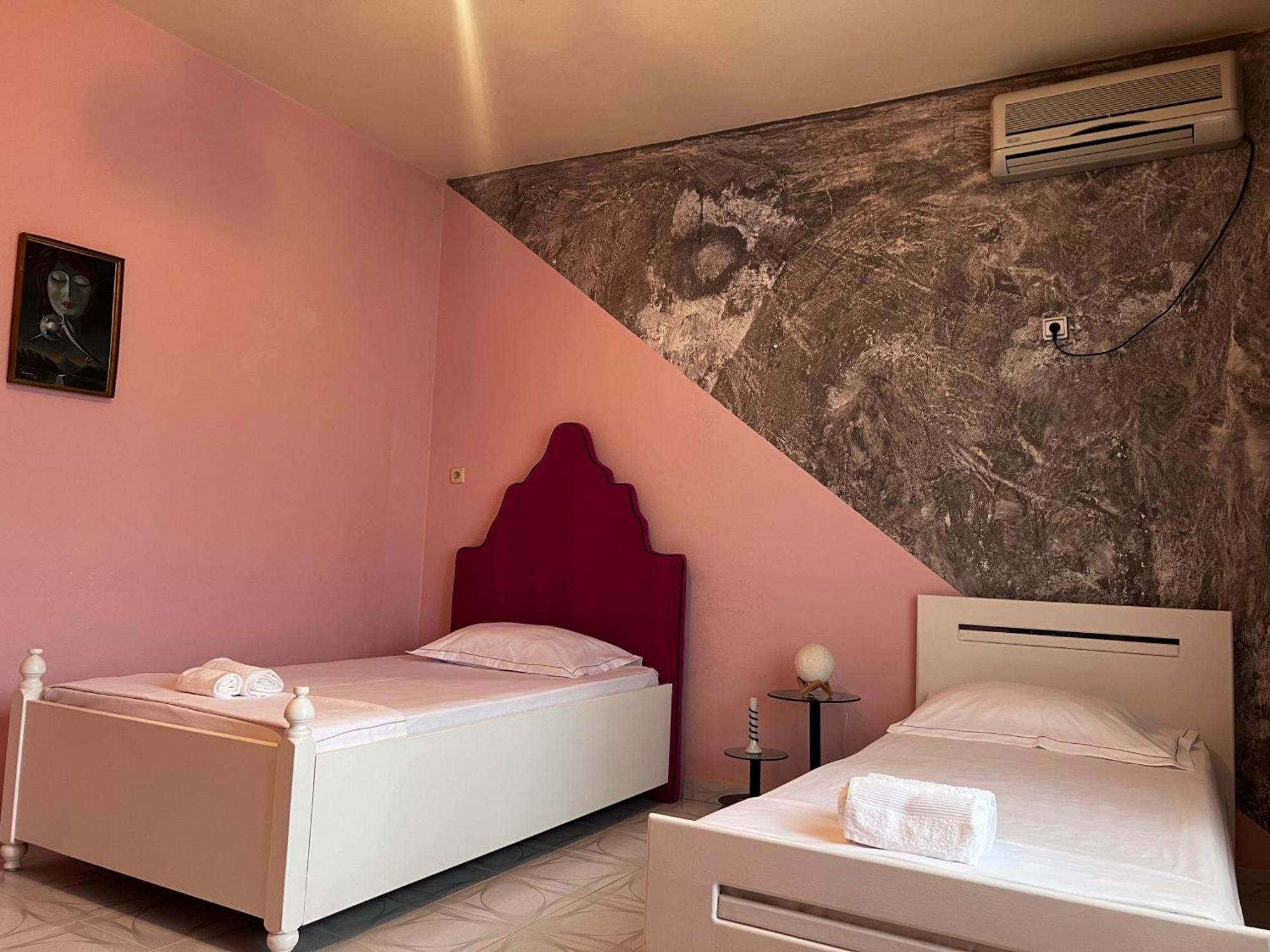 Berat Private Room In Haxhialiu Villa Dış mekan fotoğraf