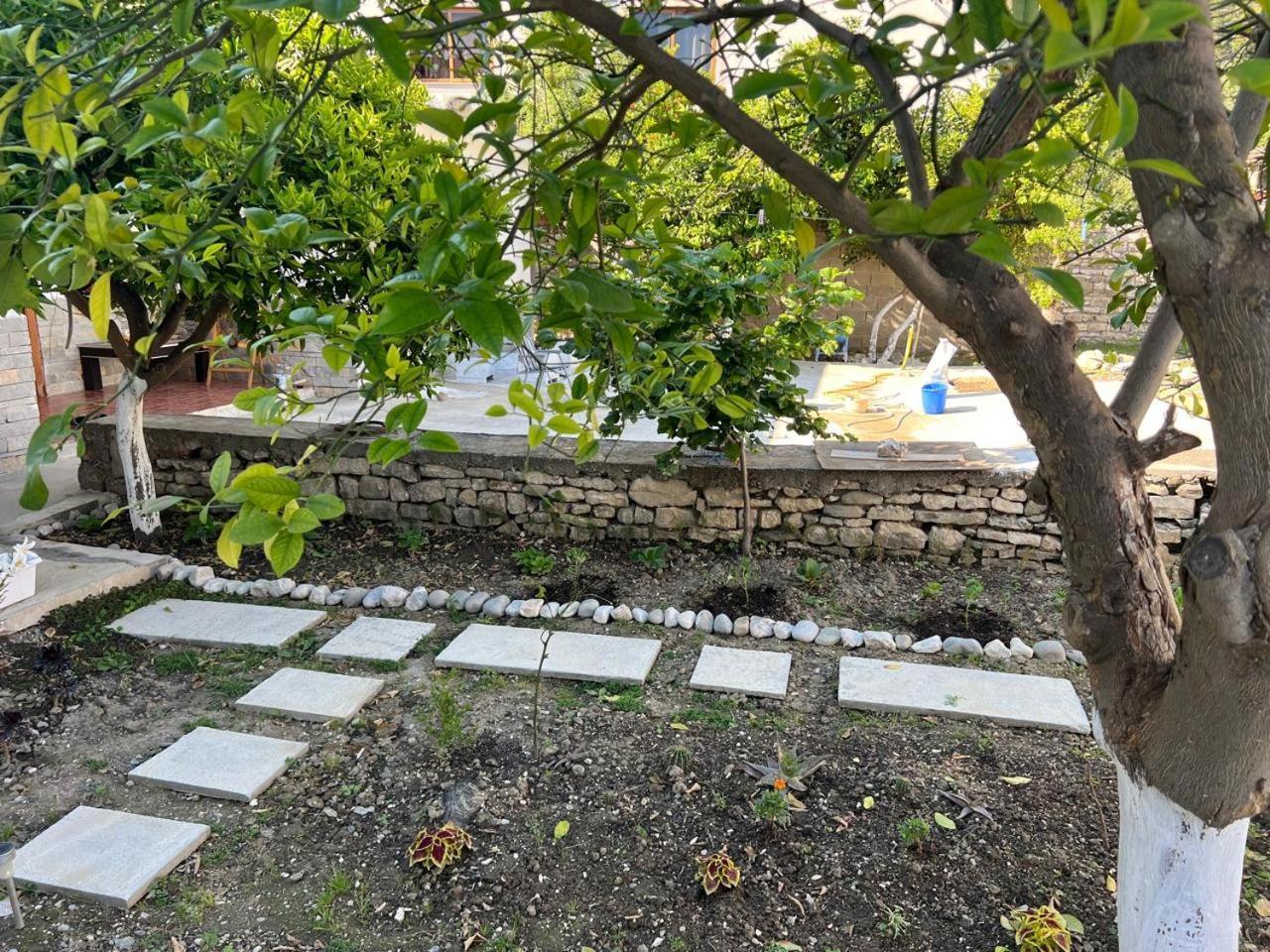 Berat Private Room In Haxhialiu Villa Dış mekan fotoğraf